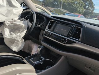 2016 Toyota Highlander XLE - Interior Full Dashboard Image